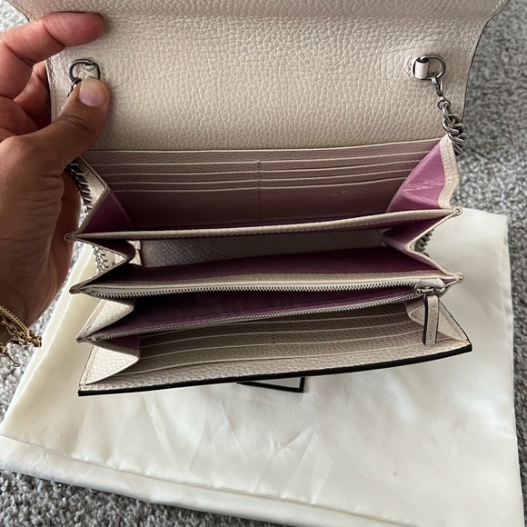 Gucci Dionysus Mini Leather Chain Wallet in White - Picture 7 of 9